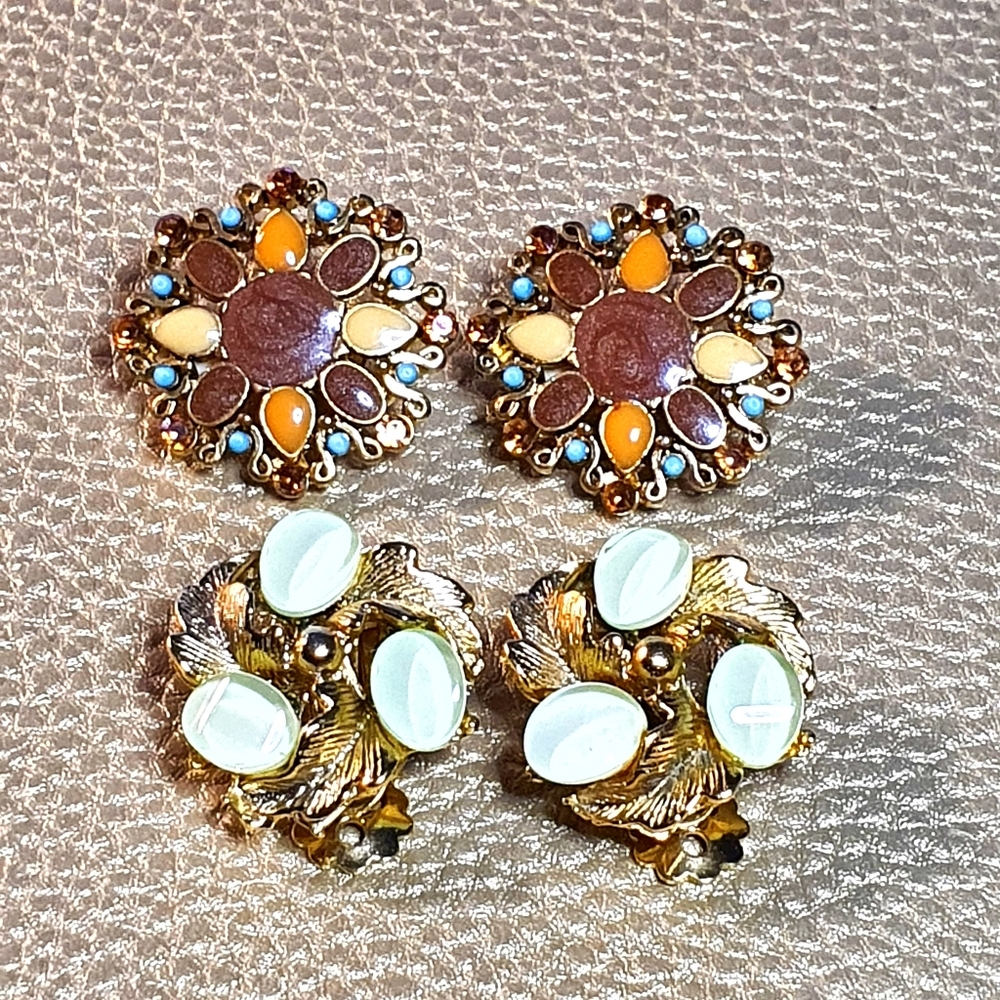 Bundle of 2 Goldtone Enamel Earings